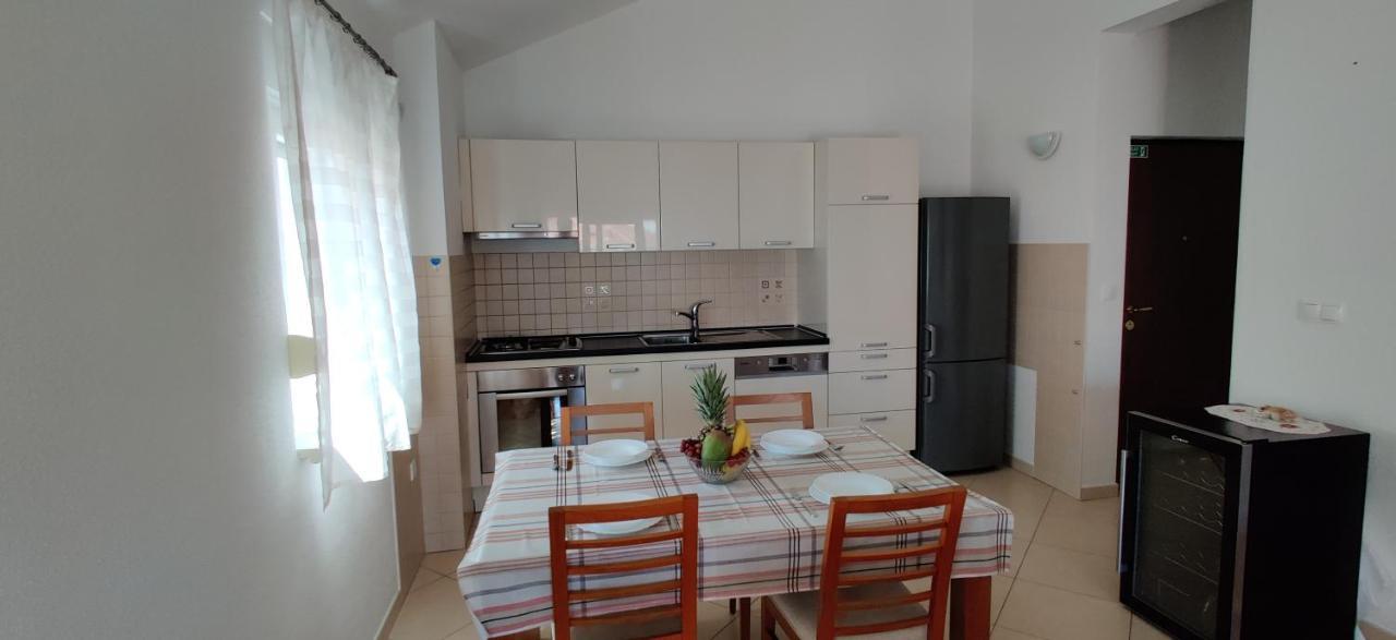 Apartment Dea โตรกีร์ ภายนอก รูปภาพ